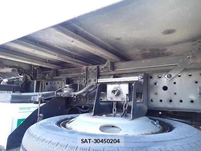 Isuzu ELF TRUCK 2013-06 8780095-18