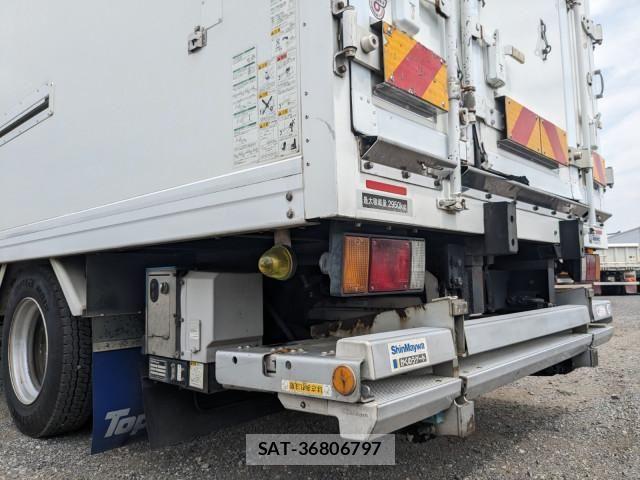 Isuzu ELF TRUCK 2015-03 8780089-7