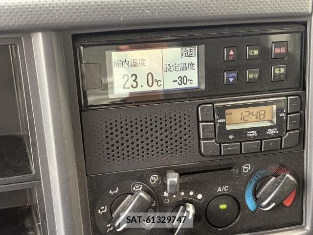 Isuzu ELF TRUCK 2019-02 8795866-18