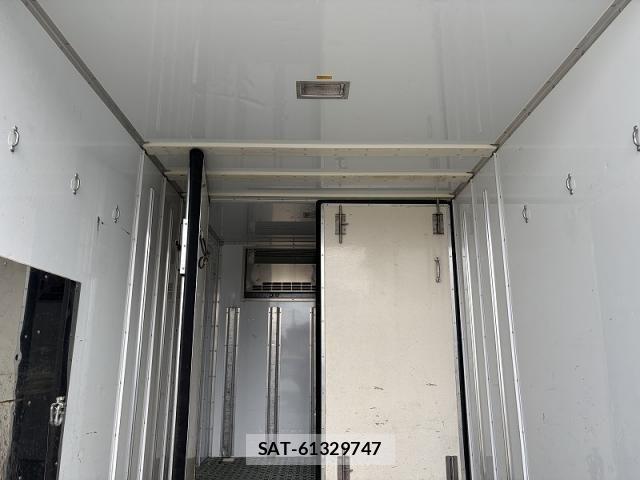 Isuzu ELF TRUCK 2019-02 8795866-7