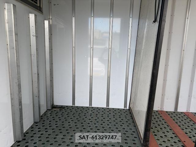 Isuzu ELF TRUCK 2019-02 8795866-8