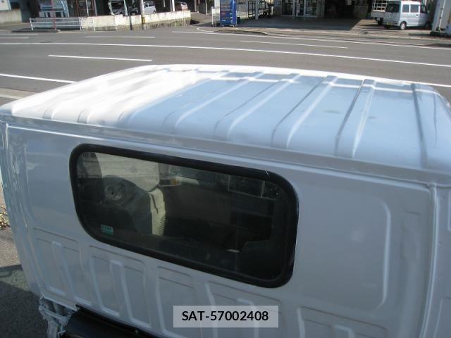 Isuzu ELF TRUCK 2013-02 8795865-10