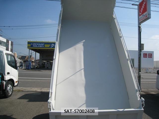 Isuzu ELF TRUCK 2013-02 8795865-11