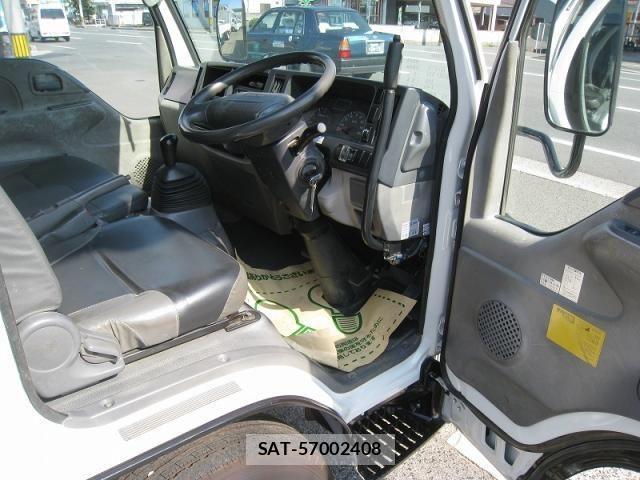 Isuzu ELF TRUCK 2013-02 8795865-12
