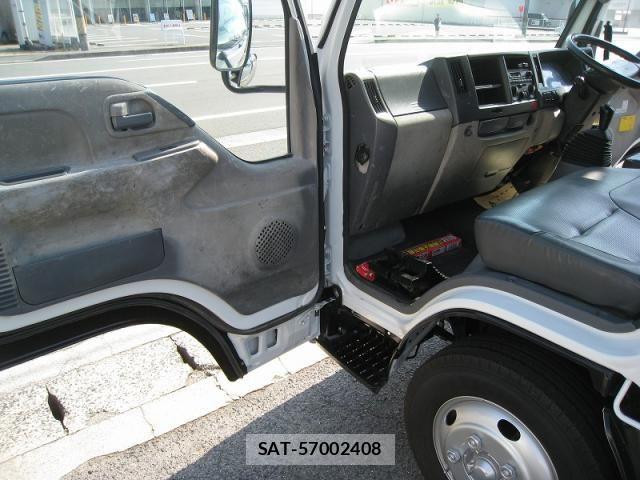 Isuzu ELF TRUCK 2013-02 8795865-16