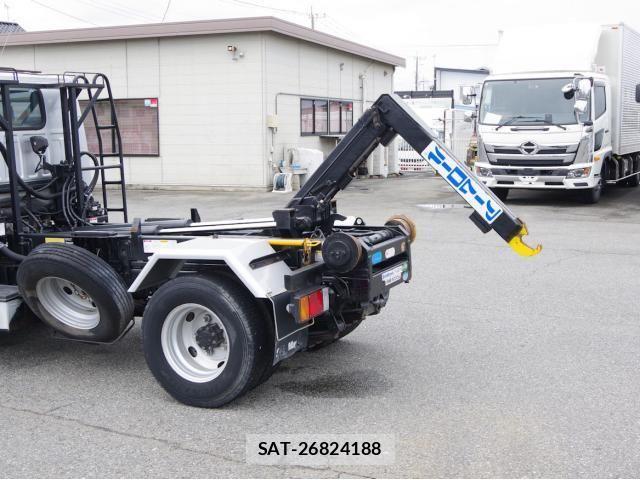 Isuzu ELF TRUCK 2018-05 8828883-9