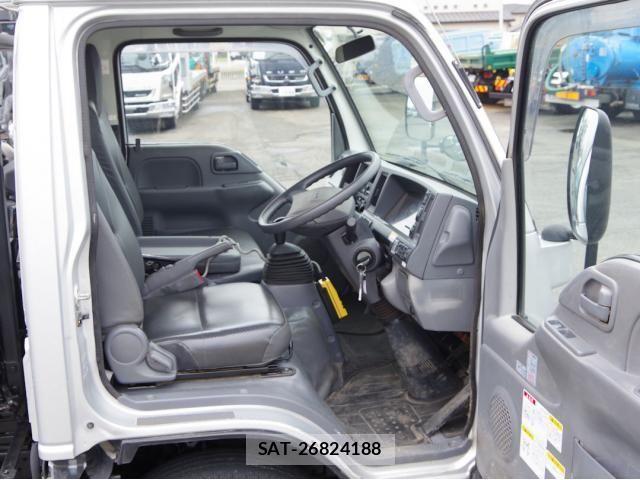 Isuzu ELF TRUCK 2018-05 8828883-25
