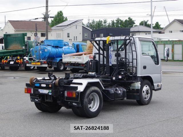 Isuzu ELF TRUCK 2018-05 8828883-3