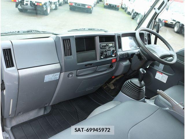 Isuzu ELF TRUCK 2019-02 8828886-3