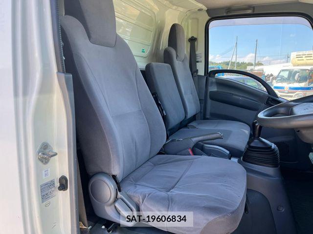 Isuzu ELF TRUCK 2012-05 8848876-12
