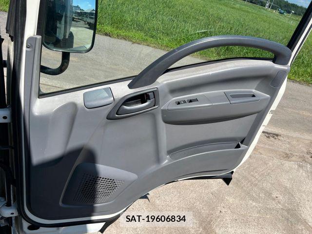 Isuzu ELF TRUCK 2012-05 8848876-14
