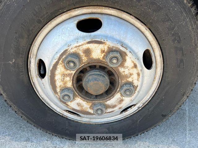 Isuzu ELF TRUCK 2012-05 8848876-15