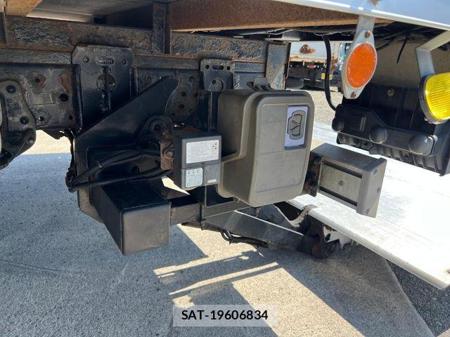 Isuzu ELF TRUCK 2012-05 8848876-19