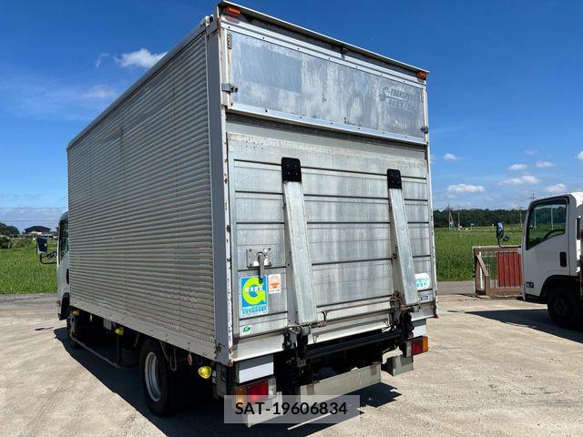 Isuzu ELF TRUCK 2012-05 8848876-2