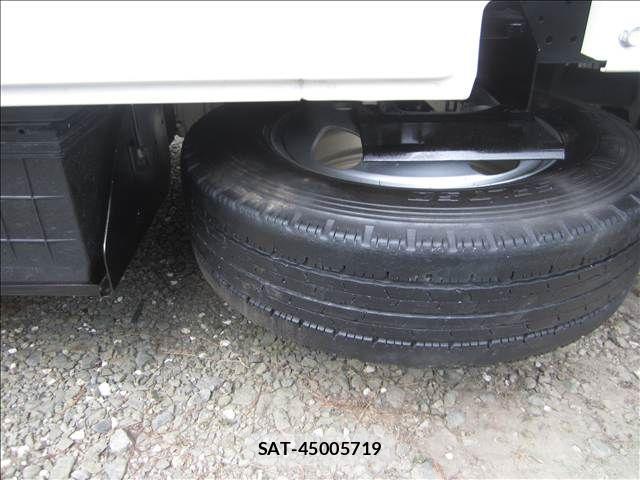 Isuzu ELF TRUCK 2014-11 8848861-4