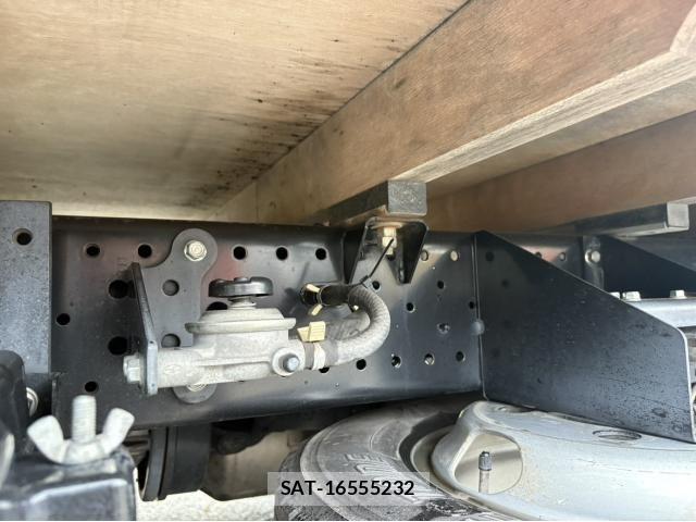 Isuzu ELF TRUCK 2020-01 8848859-14