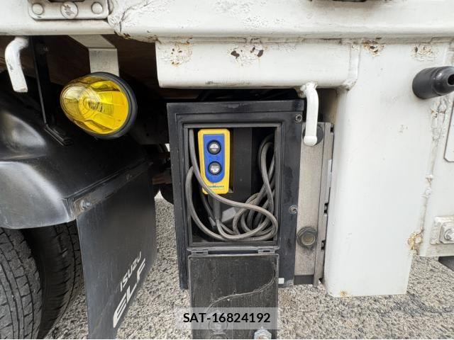 Isuzu ELF TRUCK 2016-06 8848873-16
