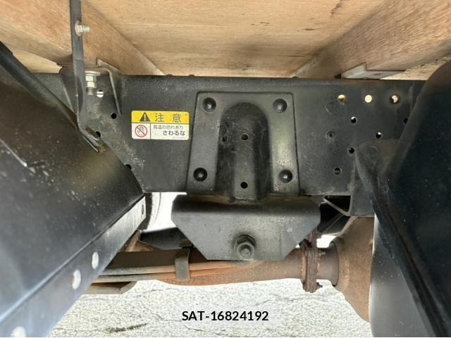 Isuzu ELF TRUCK 2016-06 8848873-18