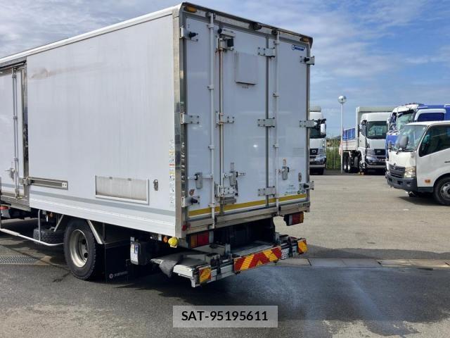 Isuzu ELF TRUCK 2020-04 8848852-9