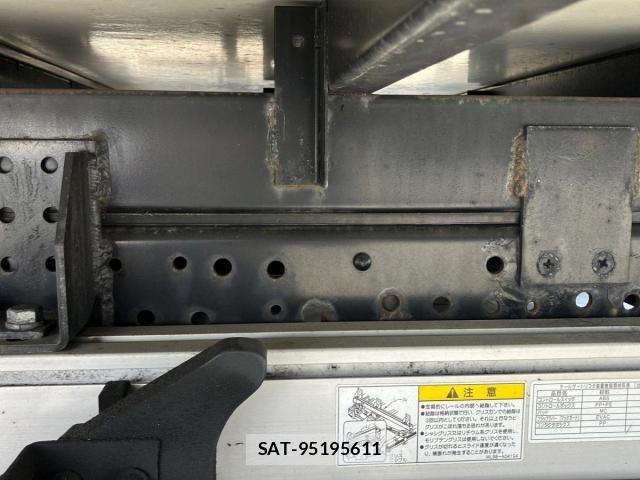 Isuzu ELF TRUCK 2020-04 8848852-11