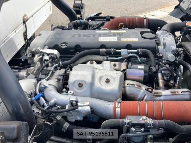Isuzu ELF TRUCK 2020-04 8848852-15
