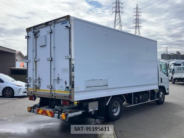 Isuzu ELF TRUCK 2020-04 8848852-2
