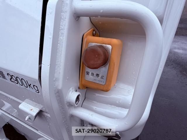 Isuzu ELF TRUCK 2015-01 8848839-11
