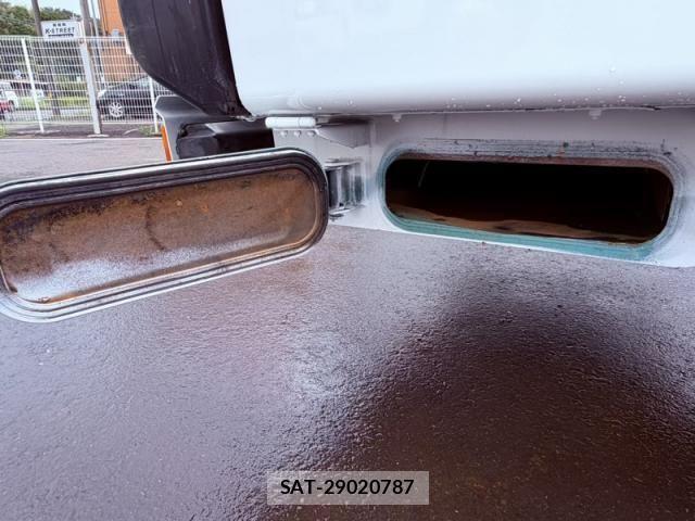 Isuzu ELF TRUCK 2015-01 8848839-12