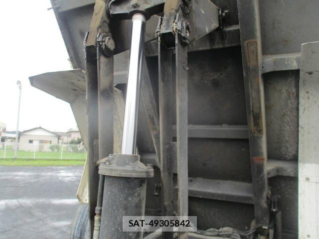 Isuzu ELF TRUCK 2016-06 8848850-16