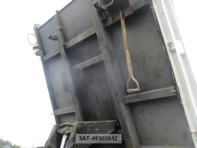 Isuzu ELF TRUCK 2016-06 8848850-17