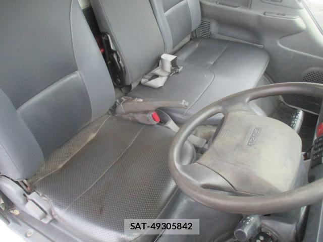 Isuzu ELF TRUCK 2016-06 8848850-27