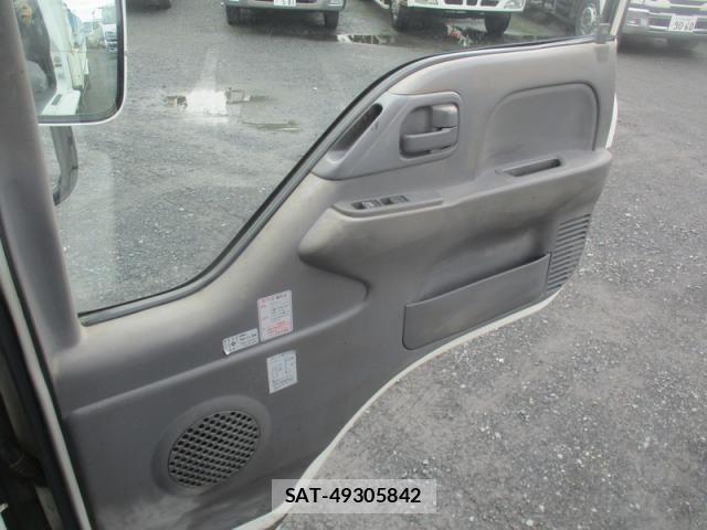 Isuzu ELF TRUCK 2016-06 8848850-28