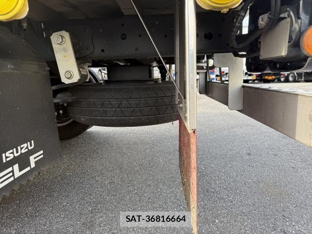Isuzu ELF TRUCK 2021-04 8848843-16