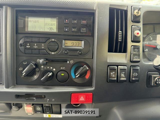 Isuzu ELF TRUCK 2019-01 8870917-15