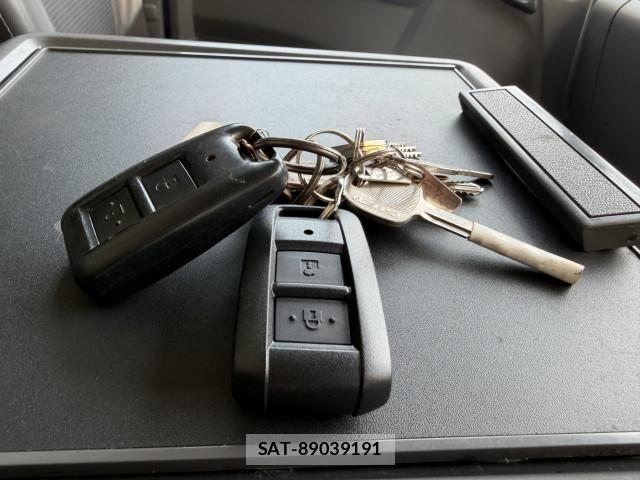 Isuzu ELF TRUCK 2019-01 8870917-18