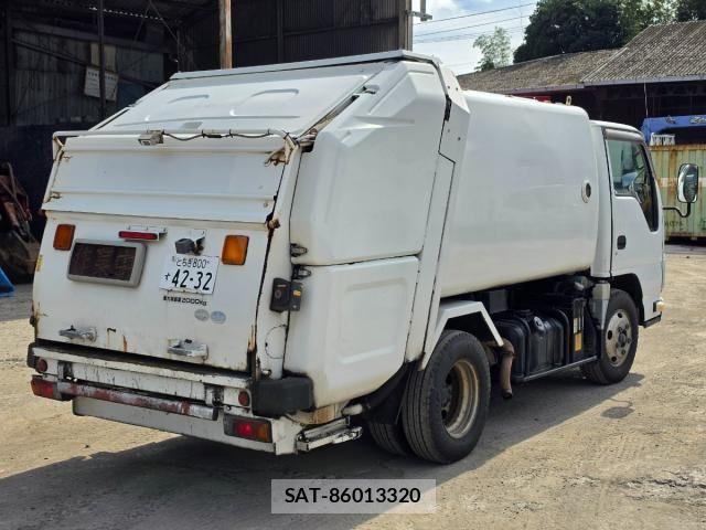 Isuzu ELF TRUCK 2013-02 8870929-12