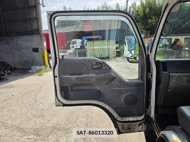 Isuzu ELF TRUCK 2013-02 8870929-19