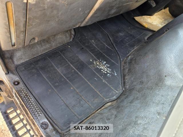 Isuzu ELF TRUCK 2013-02 8870929-23