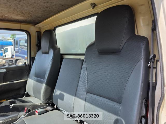 Isuzu ELF TRUCK 2013-02 8870929-29