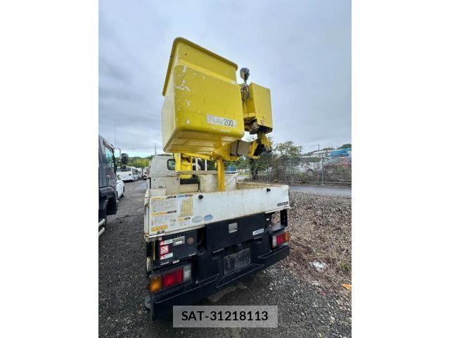 Isuzu ELF TRUCK 2014-08 8870932-5