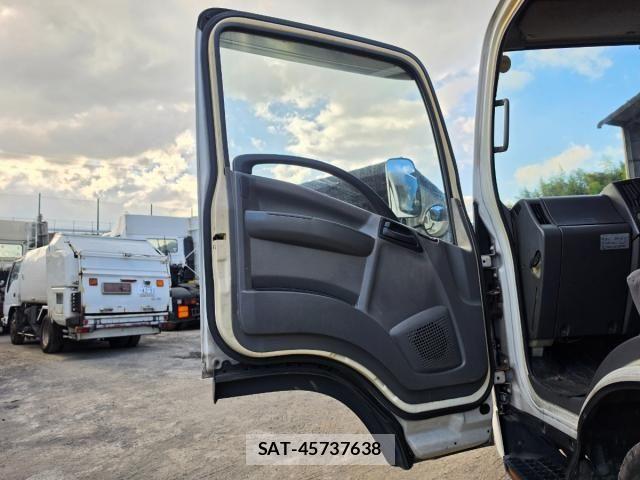 Isuzu ELF TRUCK 2013-09 8870931-18