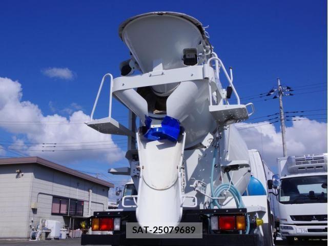 Isuzu ELF TRUCK 2013-04 8883556-9