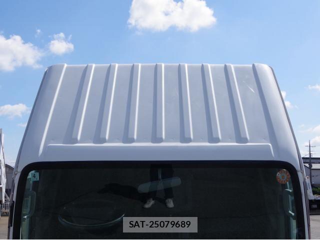 Isuzu ELF TRUCK 2013-04 8883556-15