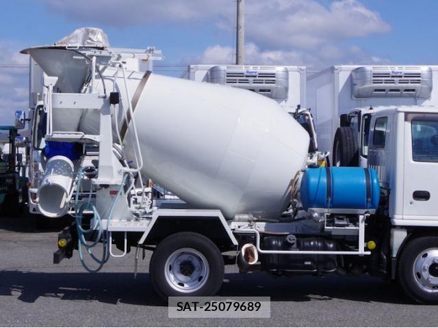 Isuzu ELF TRUCK 2013-04 8883556-16