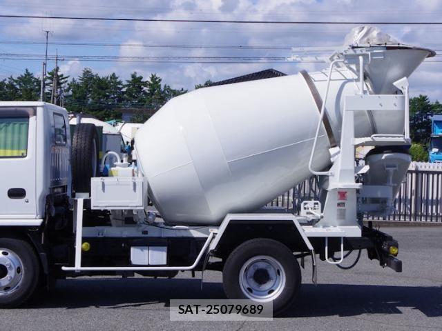 Isuzu ELF TRUCK 2013-04 8883556-17