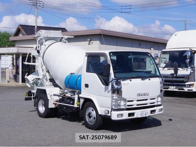 Isuzu ELF TRUCK 2013-04 8883556-1