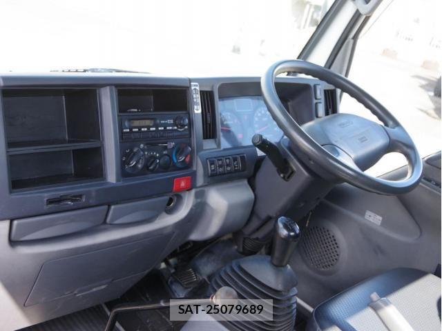 Isuzu ELF TRUCK 2013-04 8883556-23