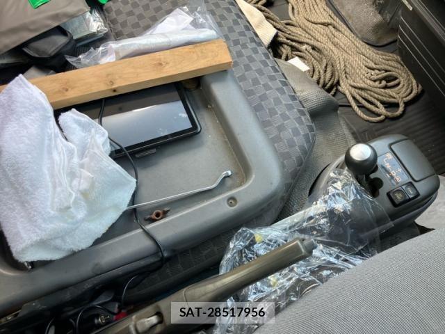 Isuzu ELF TRUCK 2006-03 8883574-18