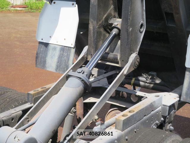Isuzu ELF TRUCK 2005-01 8883570-5