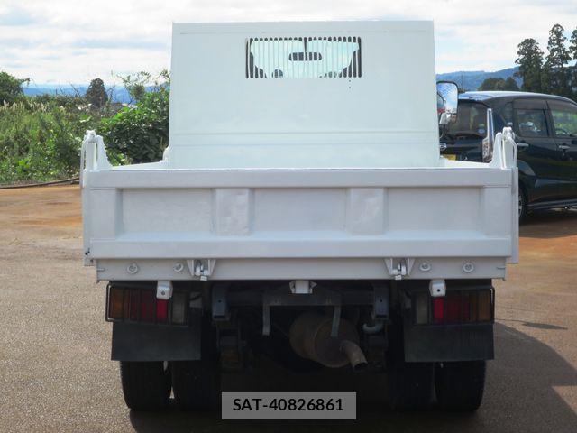 Isuzu ELF TRUCK 2005-01 8883570-8